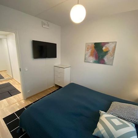 Modern Two Bedroom Apartment Near Helsinki Airport Vantaa Kültér fotó